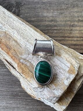 Vintage Mexican Sterling Silver Pendant with Malachite